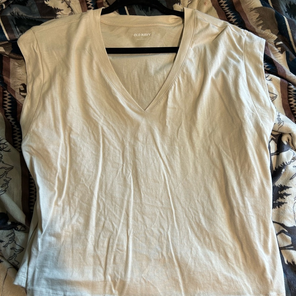 Old Navy Cream V-Neck Tank Top
